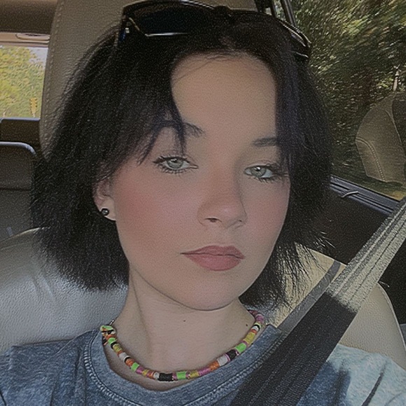 Meet your Posher, Clarissa - Picture 1 of 1